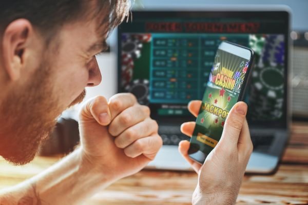pandora188 slot platform interface showing live-dealer tables and sports markets on mobile